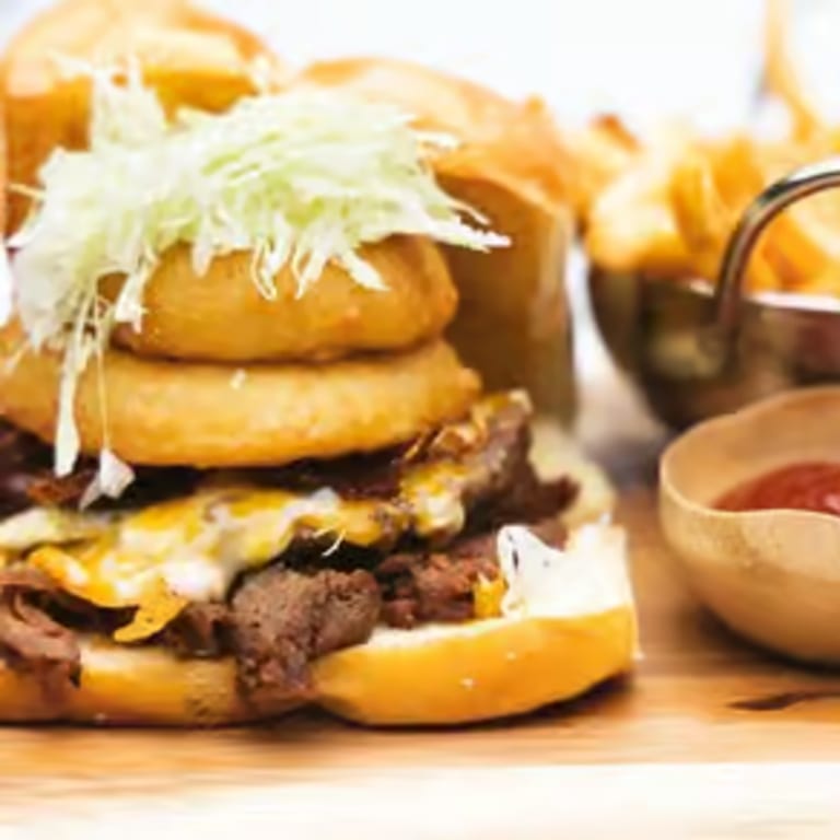 Fresh Burgers Sourced Near Van Nuys